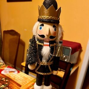 NWOT Gold & black Nutcracker Gorgeous and rare perfect for christmas Decor 🎄